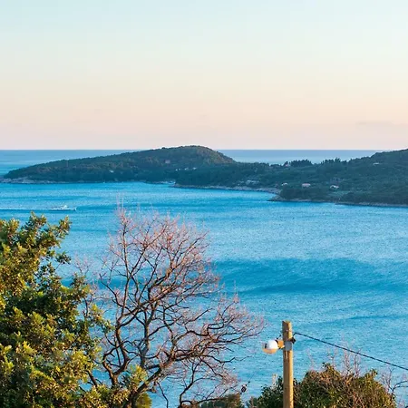 Nautilus Gostinjska kuća 3*