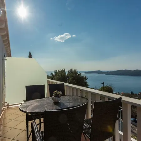 Gostinjska kuća Nautilus 3*